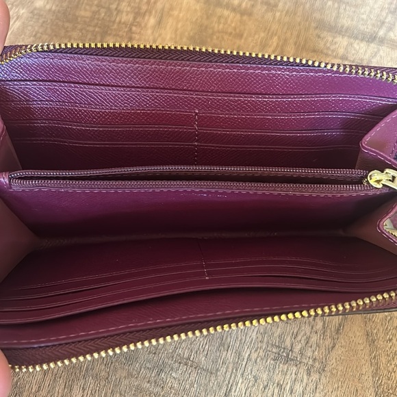 Preloved Coach Long Zip Around Wallet In Signature Canvas Dark Brown - Picture 4 of 5